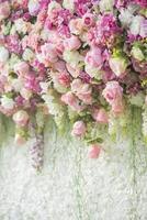 pano de fundo de casamento com flores e decoração de casamento foto