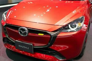 Bangkok Tailândia - Julho 7 2023 Novo Mazda 2 modelo ano 2023. Mazda marca Japão carro. foto