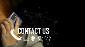 contato nos ou nosso cliente Apoio, suporte linha direta Onde pessoas conectar. e toque a contato ícone em a virtual tela foto