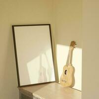 estilista 5x7 quadro, Armação brincar poster em pé em a de madeira mesa e bege parede com ukulele Como decoração foto