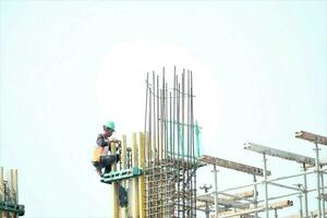 Jacarta, Indonésia-23 abril 2023 construção trabalhadores trabalhando em uma construção foto