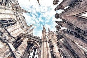 a arquitetura da catedral de milão, itália foto