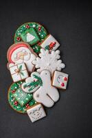 lindo Natal ou Novo ano colorida caseiro Pão de gengibre biscoitos foto