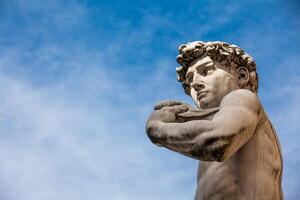 réplica do estátua do david de a italiano artista Michelangelo colocada às a praça della signoria dentro Florença em 1910 foto