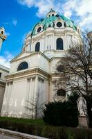 santo Charles Igreja localizado em a sul lado do Karlsplatz dentro Viena construído em 1737 foto