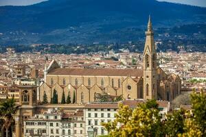 Visão do a lindo basílica di santa croce e a cidade do Florença a partir de Michelangelo quadrado foto