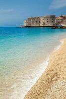 a lindo banje de praia e dubrovnik cidade foto