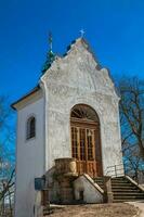 pequeno capela do a cavalaria Próximo para a Igreja do st Lawrence às Petrin Colina foto