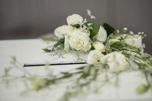 pano de fundo de casamento com flores e decoração de casamento foto