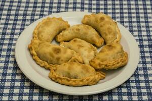 tradicional Argentino cozinha, empanadas foto