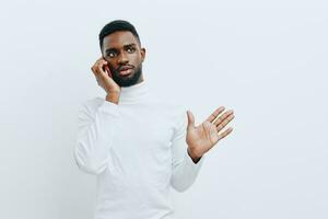 o negócio homem Móvel telefone africano homem de negocios tecnologia sorrir Preto jovem feliz foto