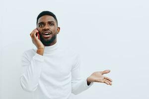 homem homem de negocios jovem Preto tecnologia telefone sorrir Móvel feliz africano tela foto