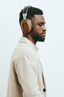 cara homem música cópia de Preto dj retrato confiante americano moda fones de ouvido espaço fundo africano foto