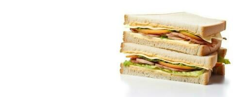 fresco sanduíche com presunto, queijo, tomates, velozes Comida em branco fundo, isolar. ai gerado. foto