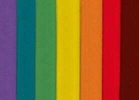 multicolorido fundos incluir roxo, verde, amarelo, laranja, vermelho e Sombrio vermelho. foto