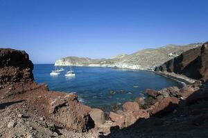 vermelho de praia em santorini ilha dentro Grécia foto