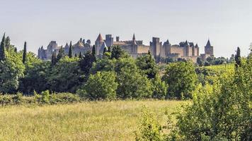 vista da cidade velha medieval de carcassonne, na França foto