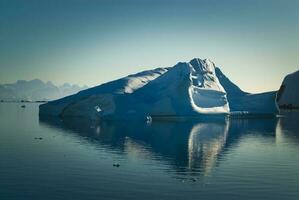 paraíso baía icebergs e montanhas, antártico Península, antártica.. foto