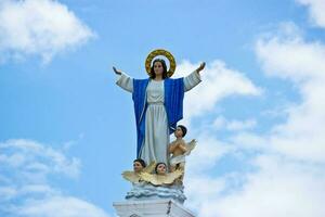 virgem Maria estátua. foto