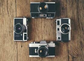 vintage velho filme Câmera em madeira borda foto