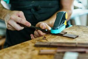 cultura luthier crafting peça de guitarra foto