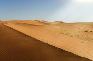 hipnótico padrões do areia deserto dentro a eua deserto, perto dubai, eua foto