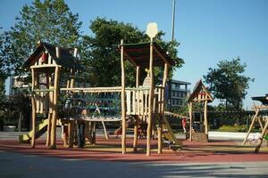 Peru Istambul 12 Junho 2023. de madeira Parque infantil ao ar livre casa parque dentro Istambul foto