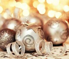 Natal árvore bugiganga enfeite e Estrela decoração foto