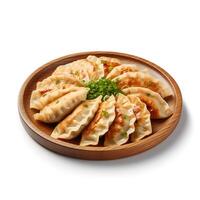 foto do gyoza em prato isolado em branco fundo. criada de generativo ai