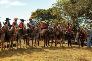 apore, Goiás, Brasil - 05 07 2023 a cavalo equitação evento aberto para a público foto