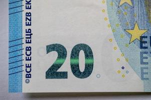 o detalhe da nota de 20 euros foto