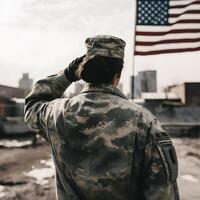 respeito e honra uma cativante costas Visão fotografia do militares saudando a EUA bandeira, uma tributo para patriotismo e sacrifício generativo ai foto