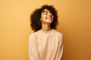 feliz jovem mulher retrato com moda camisa sorrir em estúdio fundo. ai gerado foto