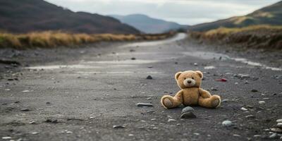 ai gerado. ai generativo. solitário quebrado perdido Urso animal brinquedo jogos em a estrada. triste vibração fundo. gráfico arte foto