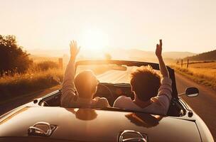 a todo família é dirigindo para a fim de semana. pessoas estão sentado dentro a carro. lazer, viagem, turismo. criada com generativo ai tecnologia. foto