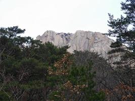 belas rochas na coreia do sul foto