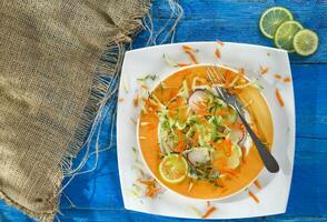 salada de rabanete e pepino foto