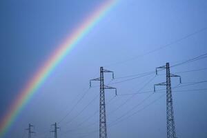 arco Iris através poder linha foto