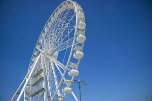 roda gigante branca foto