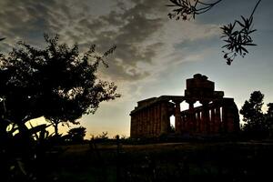 a antigo ruínas do Paestum foto