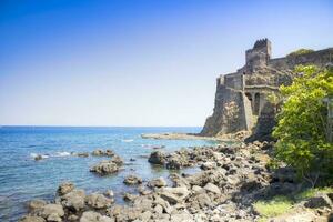 a costa do aci castello foto