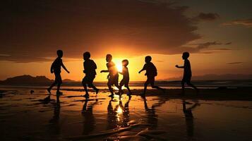 Treinamento jovem Rapazes Como uma equipe em a de praia às pôr do sol foto