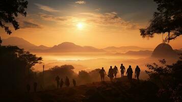 pha nok aen phukradueng Tailândia congratula-se com turistas dentro a manhã criando silhuetas foto