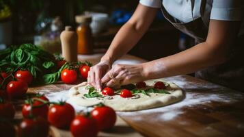 mulher é cozinhando italiano pizza foto