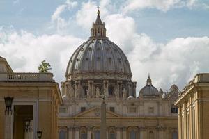 basílica de são peters na cidade do vaticano foto