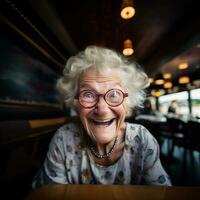 generativo ai, fechar-se do idosos sorridente mulher, felicidade Veja foto