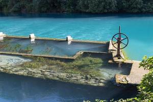 Narni Stifone lugar paradisíaco com água azul foto