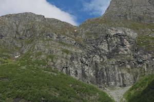 paisagem no fiorde de geiranger na noruega foto