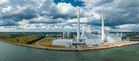 aéreo Visão do a poder estação. esg verde energia dentro copenhague, Dinamarca. foto