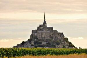 le mont saint-michel maré ilha normandia norte França foto